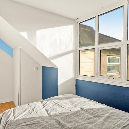 2 Bed Central Hub In Medway Apartment Chatham  Exterior foto