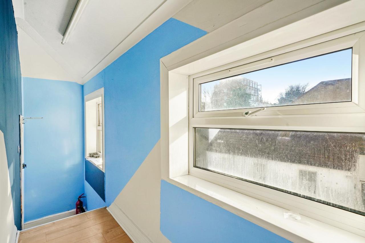 2 Bed Central Hub In Medway Apartment Chatham  Exterior foto
