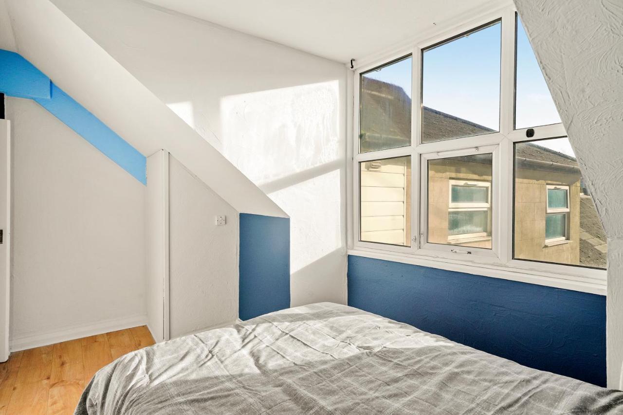 2 Bed Central Hub In Medway Apartment Chatham  Exterior foto