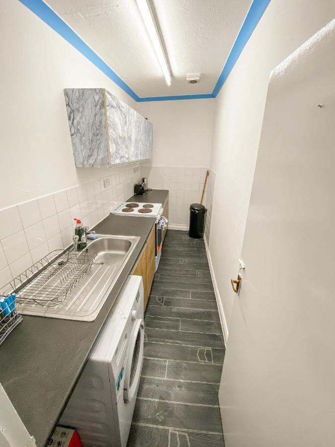 2 Bed Central Hub In Medway Apartment Chatham  Exterior foto