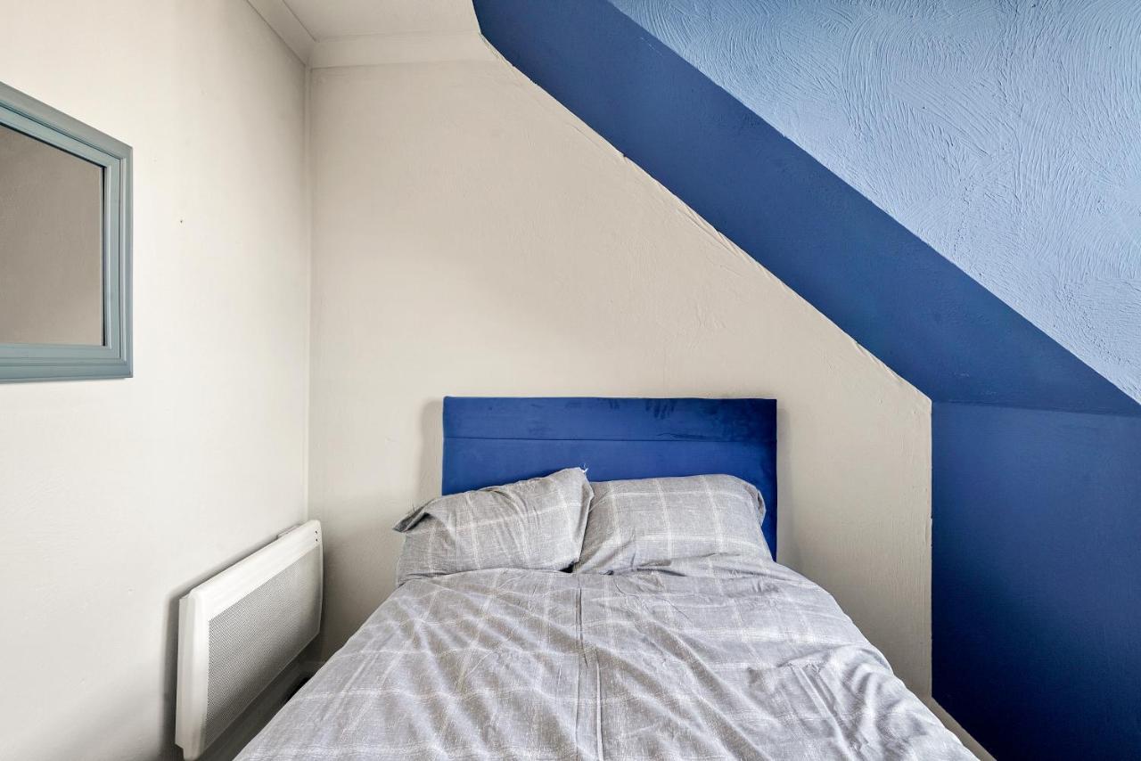 2 Bed Central Hub In Medway Apartment Chatham  Exterior foto