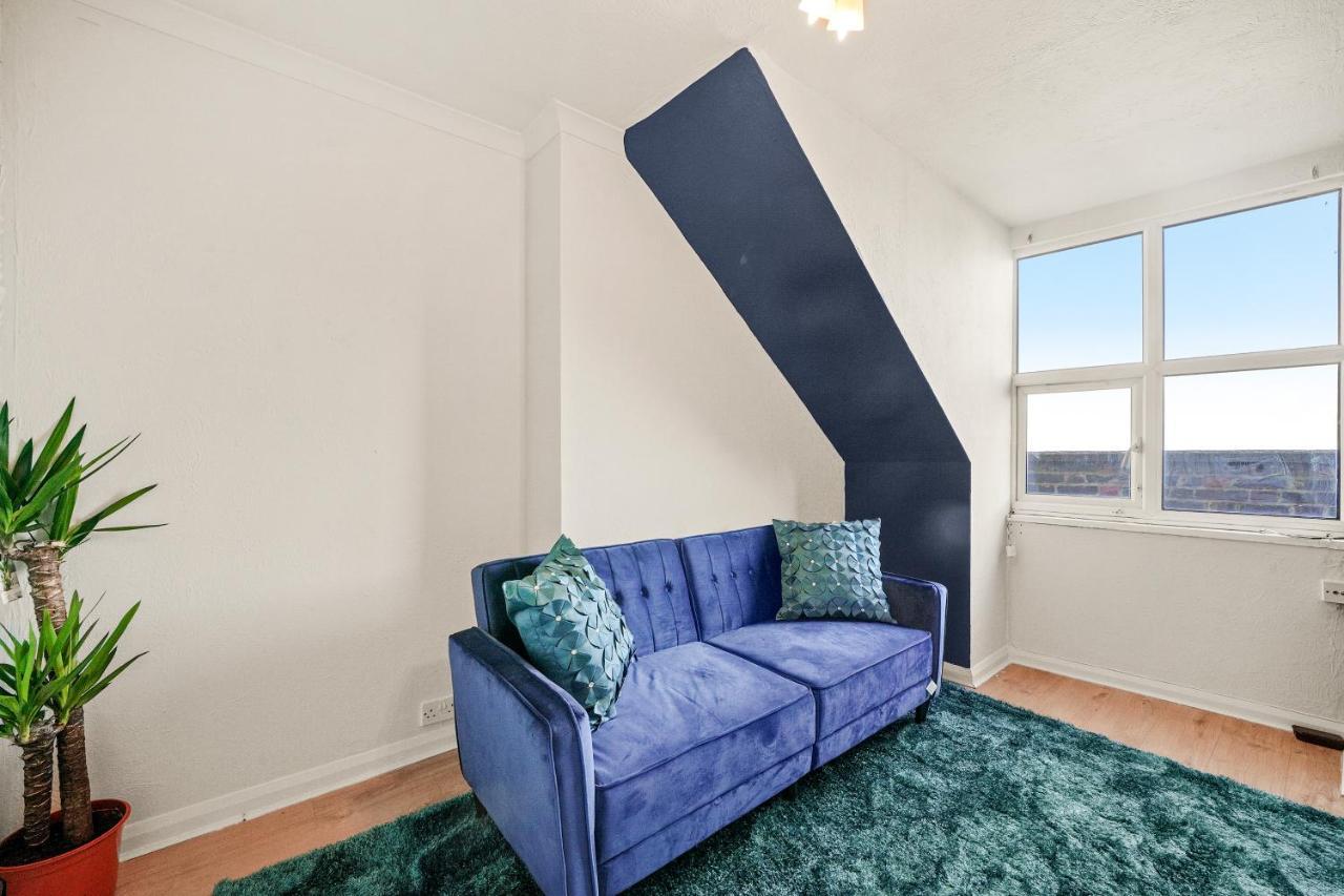 2 Bed Central Hub In Medway Apartment Chatham  Exterior foto