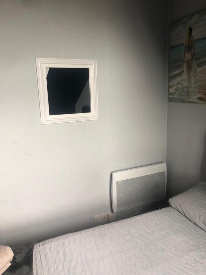2 Bed Central Hub In Medway Apartment Chatham  Exterior foto